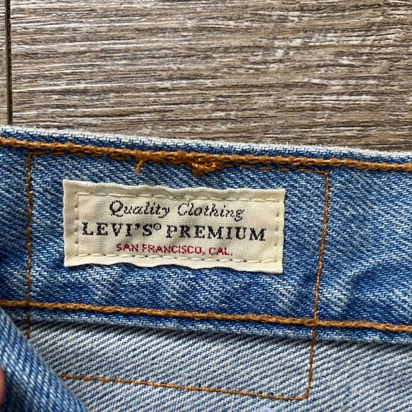 Levi 501 Distressed Jeans - Picture 4 of 5
